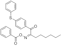 1-4-(feniltio)fenil-1,2-oktāndions 2-(O-benzoiloksīms) CAS: 253585-83-0